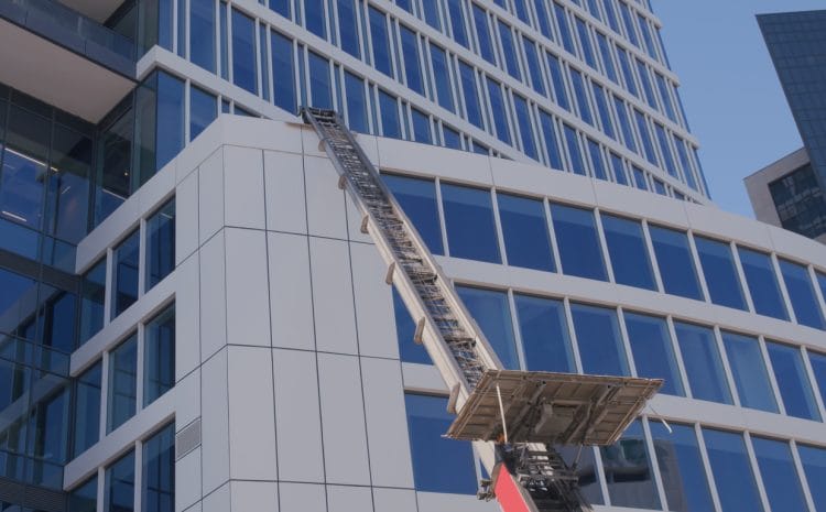 Commercial Building Emergency Mitigation Services: Fast Response for Property Damage